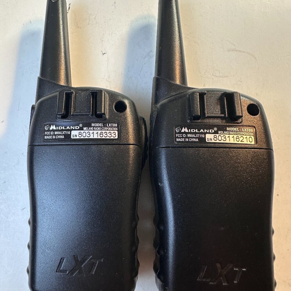MIDLAND LXT80 TWO-WAY 2 RADIO SET, 22 CHANELS SHORT RANGE WALKIE TALKIE, BLACK - Picture 8 of 11